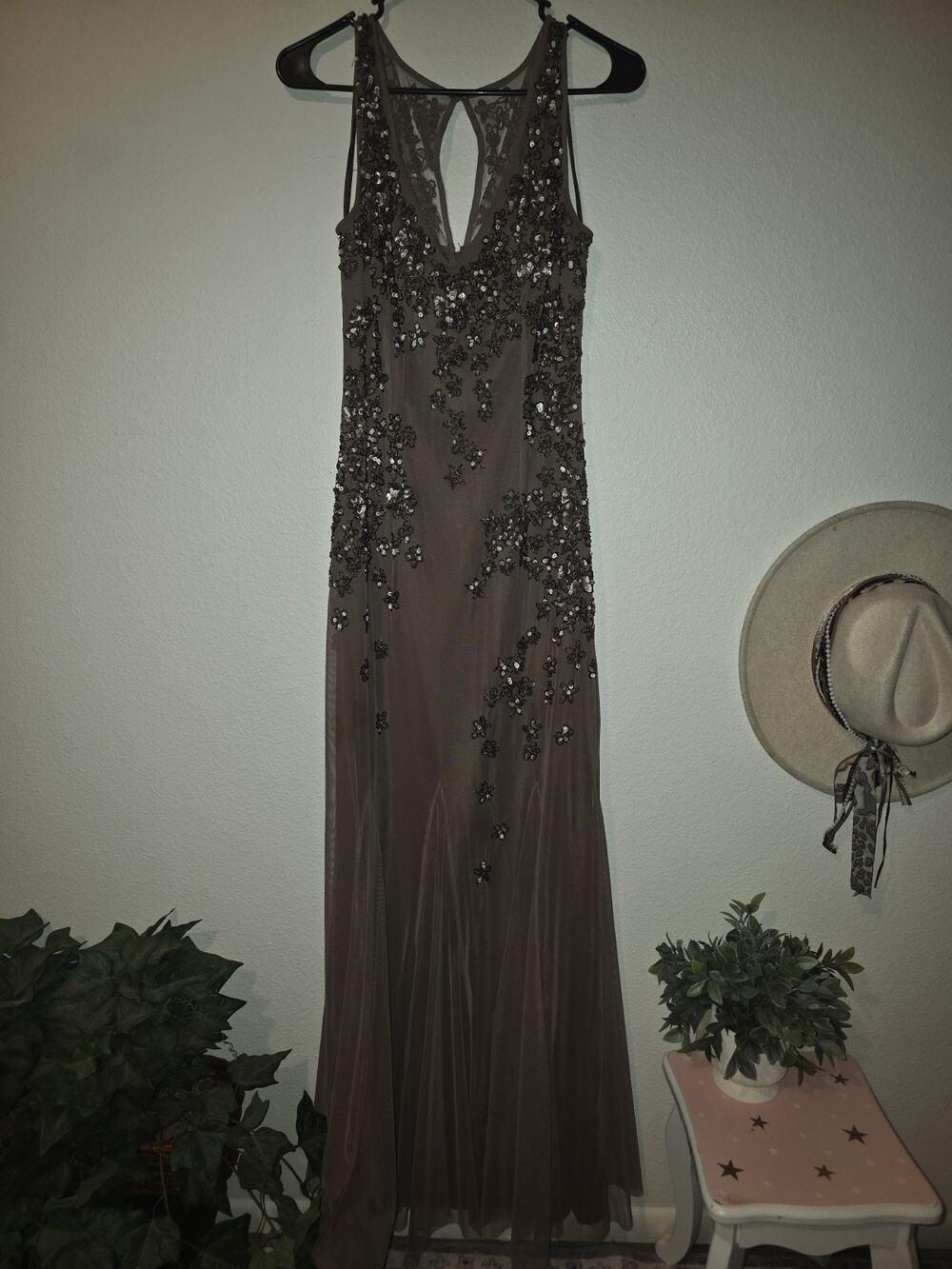 Aidan Mattox Size 6 Floral Beaded Formal Gown Sheer Mesh Prom Wedding Guest